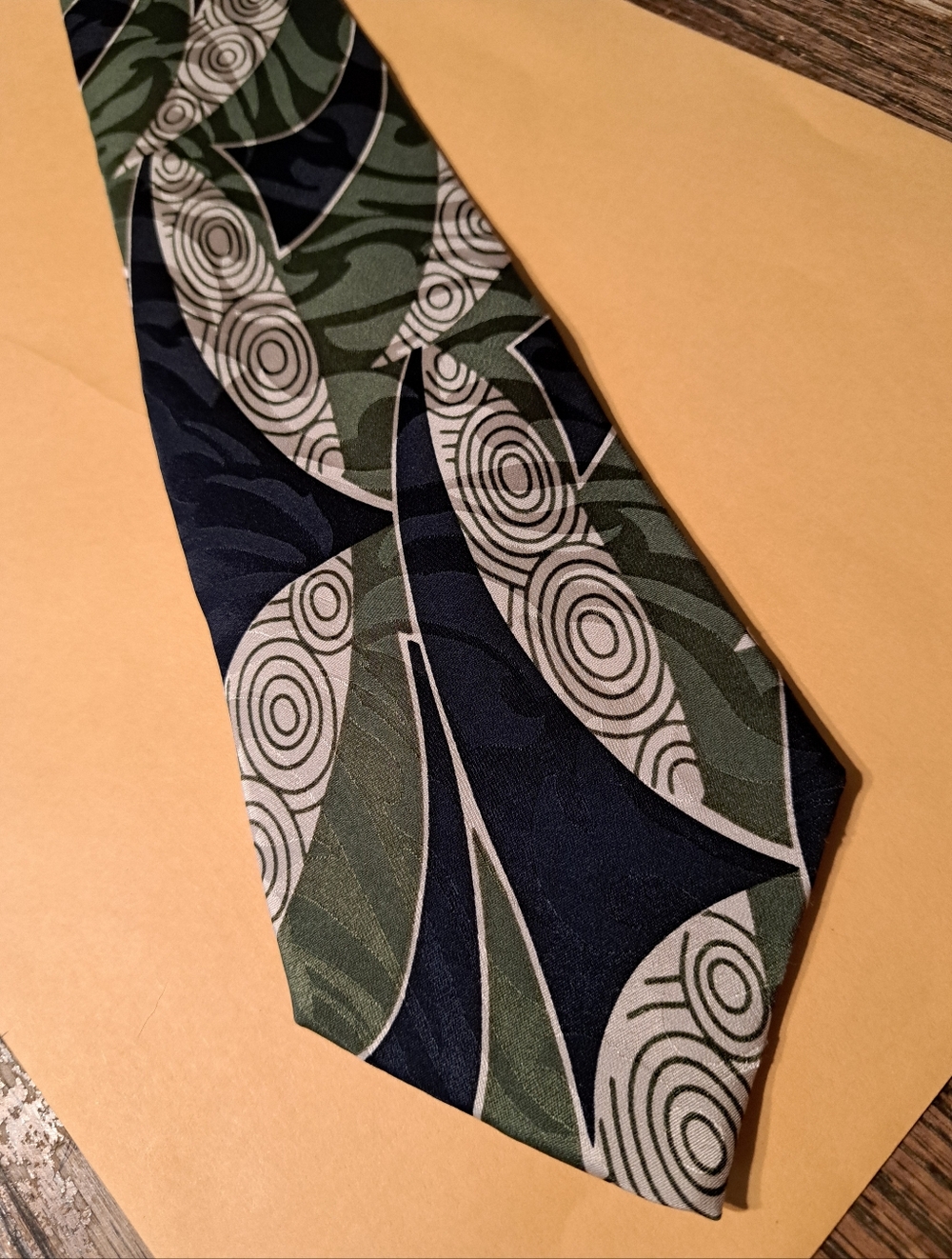 417 By Van Heusen Silk Made In USA Tan Green Black Mens Necktie